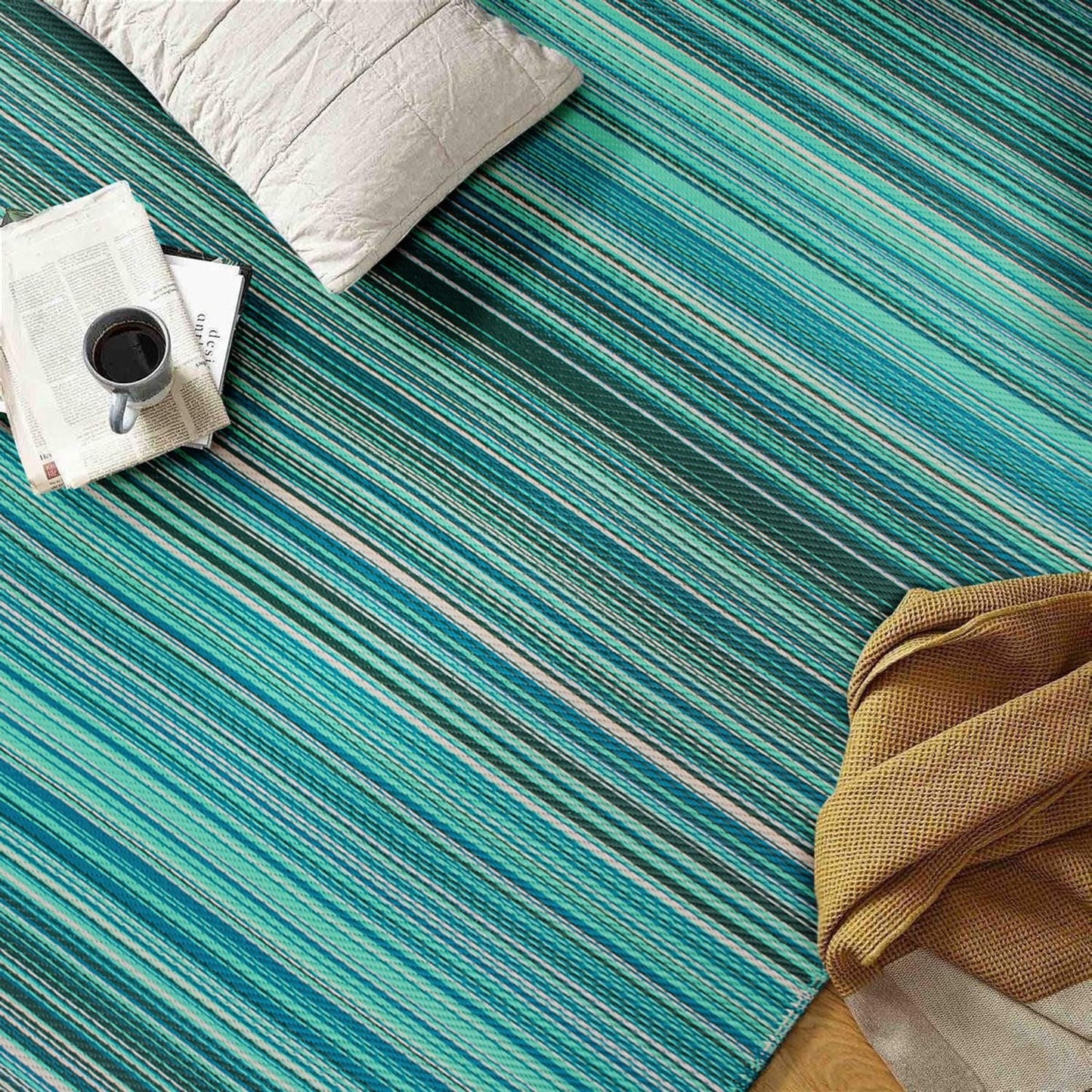 Tapis d'extérieur réversibles en plastique à rayures contemporaines