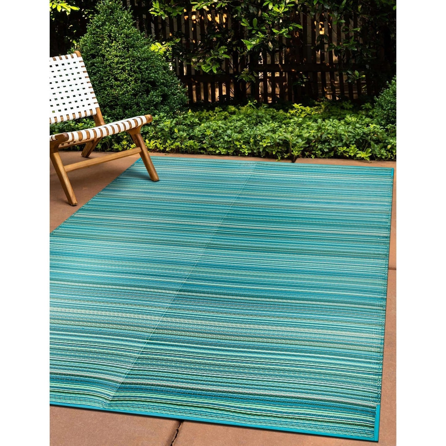 Tapis d'extérieur réversibles en plastique à rayures contemporaines