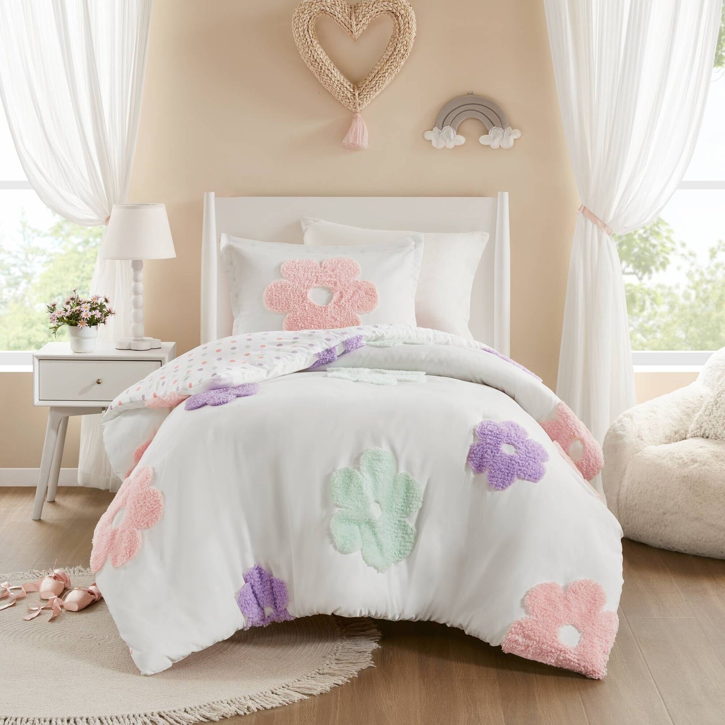 Parure de lit réversible en chenille touffetée à motif floral Madeline pour enfants de conception intelligente