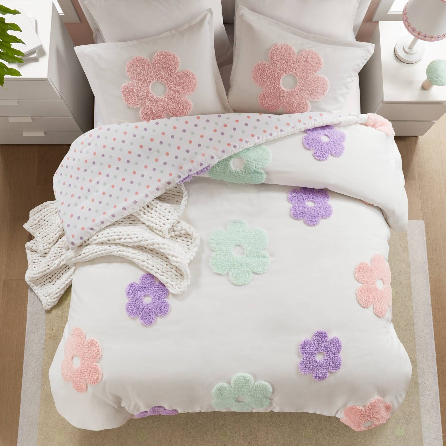 Parure de lit réversible en chenille touffetée à motif floral Madeline pour enfants de conception intelligente