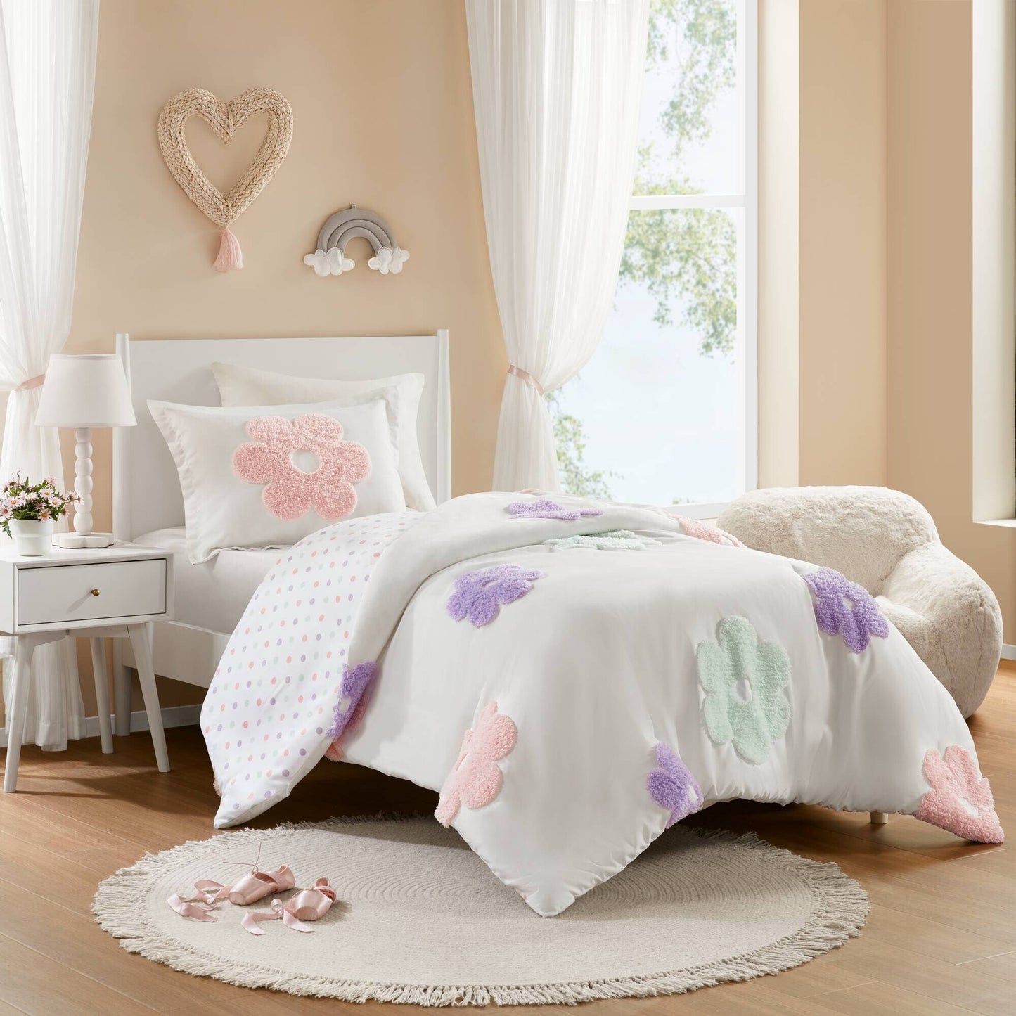 Parure de lit réversible en chenille touffetée à motif floral Madeline pour enfants de conception intelligente