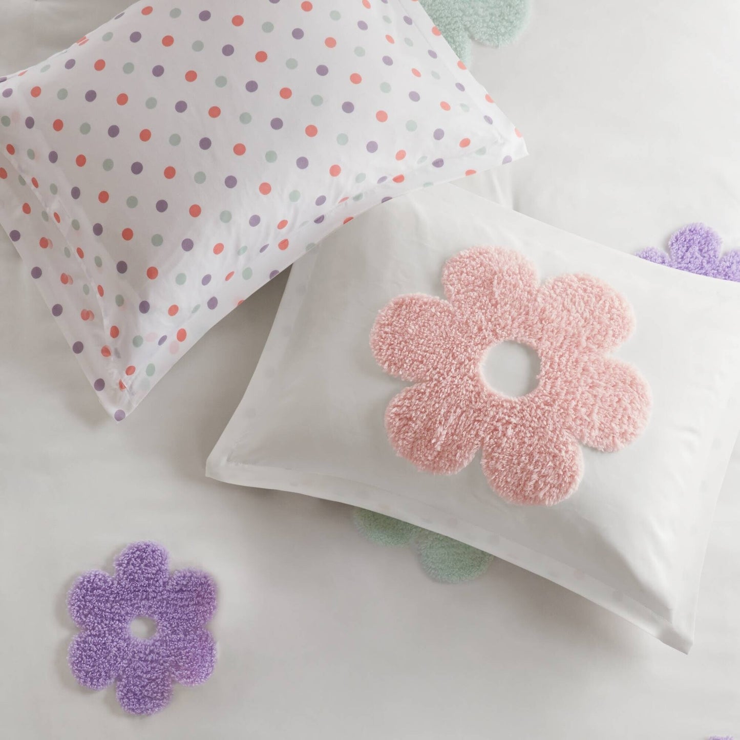 Parure de lit réversible en chenille touffetée à motif floral Madeline pour enfants de conception intelligente