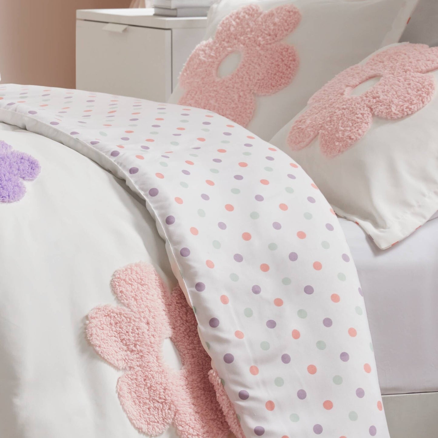 Parure de lit réversible en chenille touffetée à motif floral Madeline pour enfants de conception intelligente