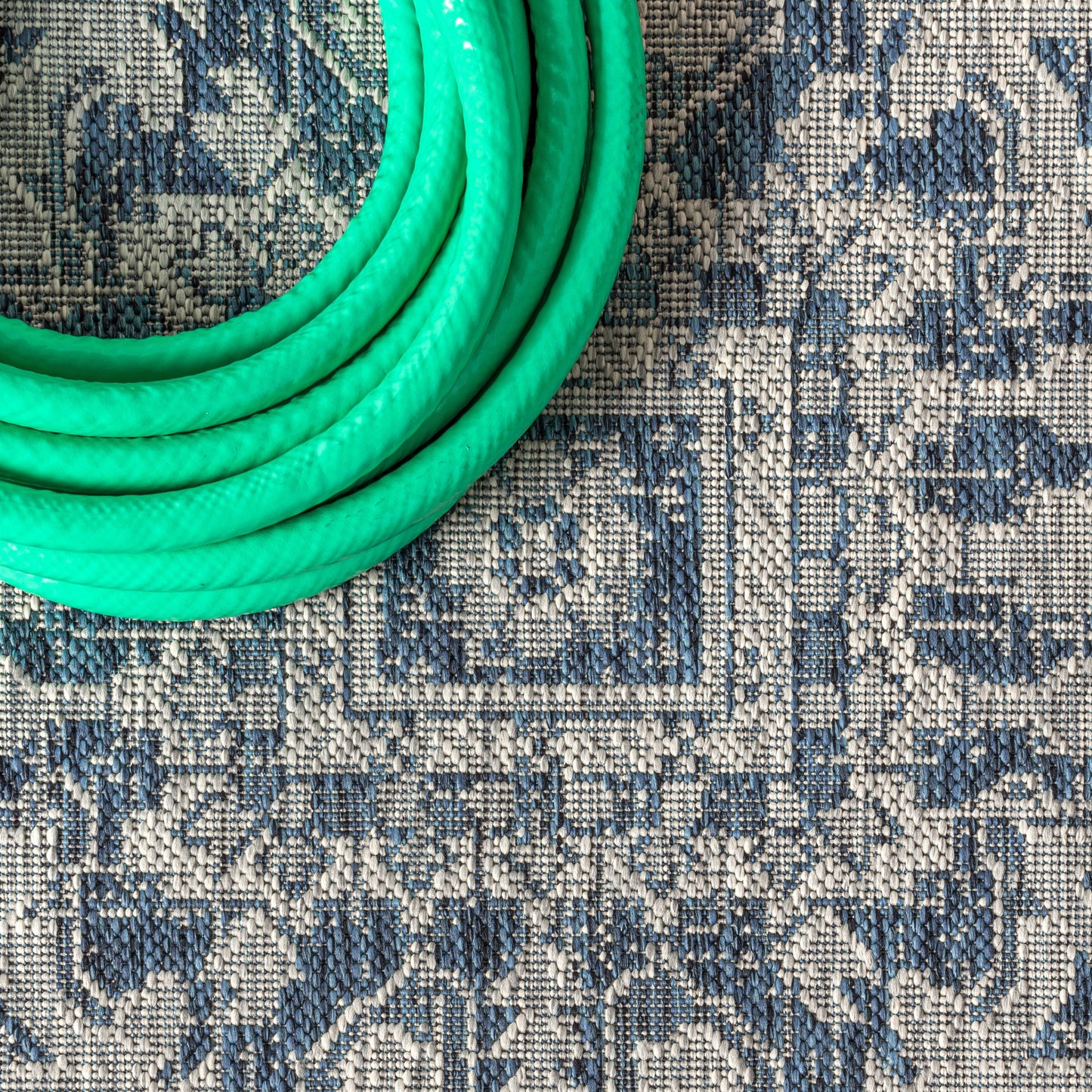 Tapis d'intérieur/extérieur JONATHAN Y Charleston Medallion
