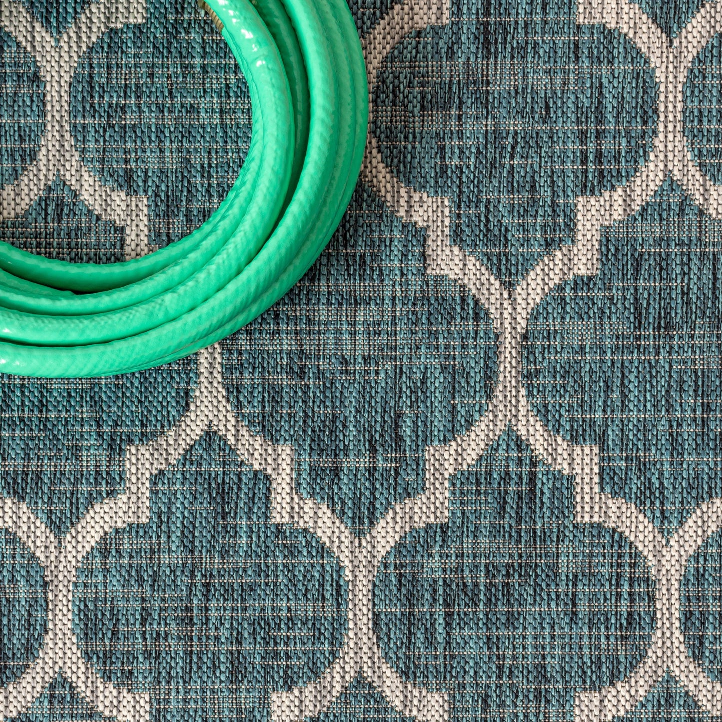Tapis d'intérieur/extérieur texturé JONATHAN Y Zinnia