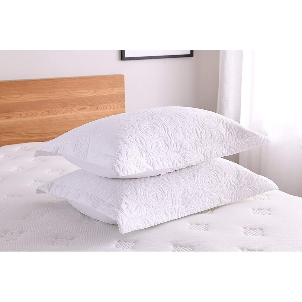Housse de coussin brodée Porch & Den Manor (lot de 2)