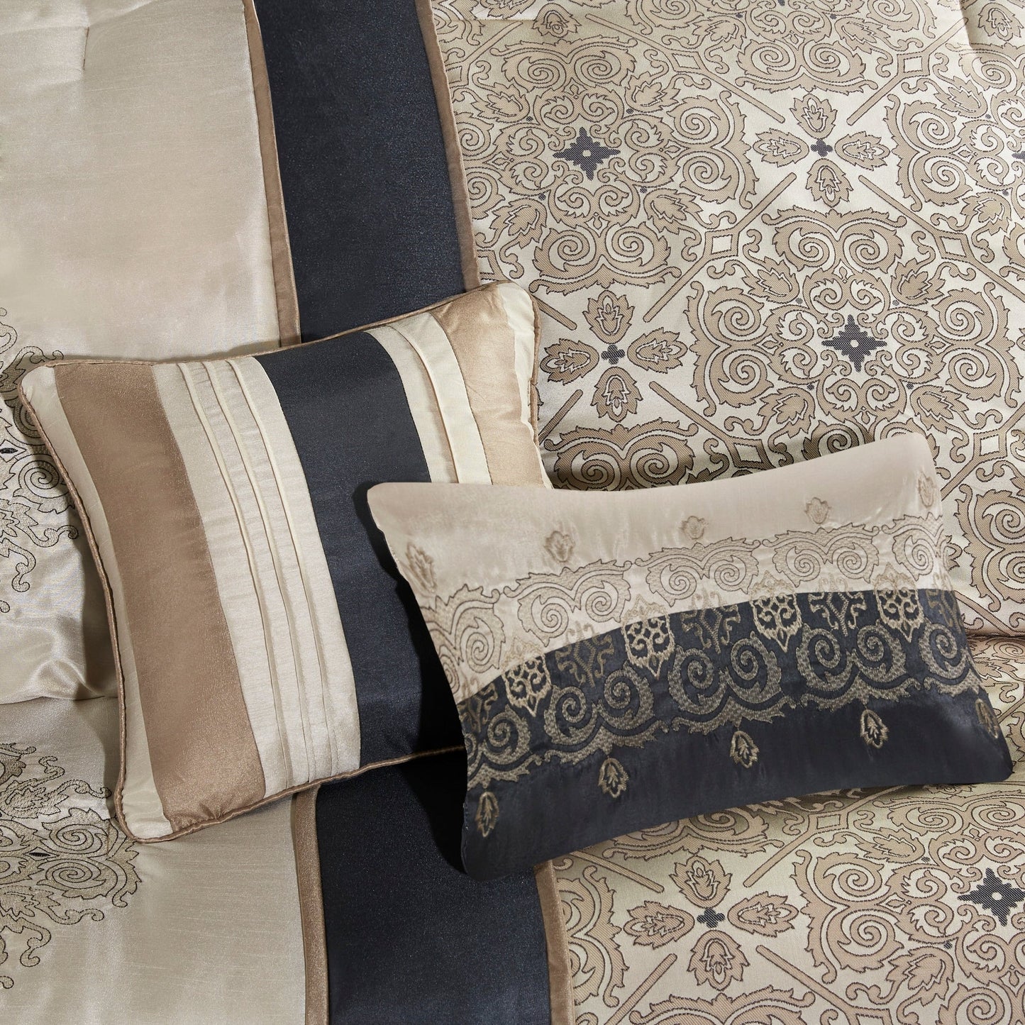 Madison Park Blaine Ensemble de couette jacquard 7 pièces avec coussins décoratifs