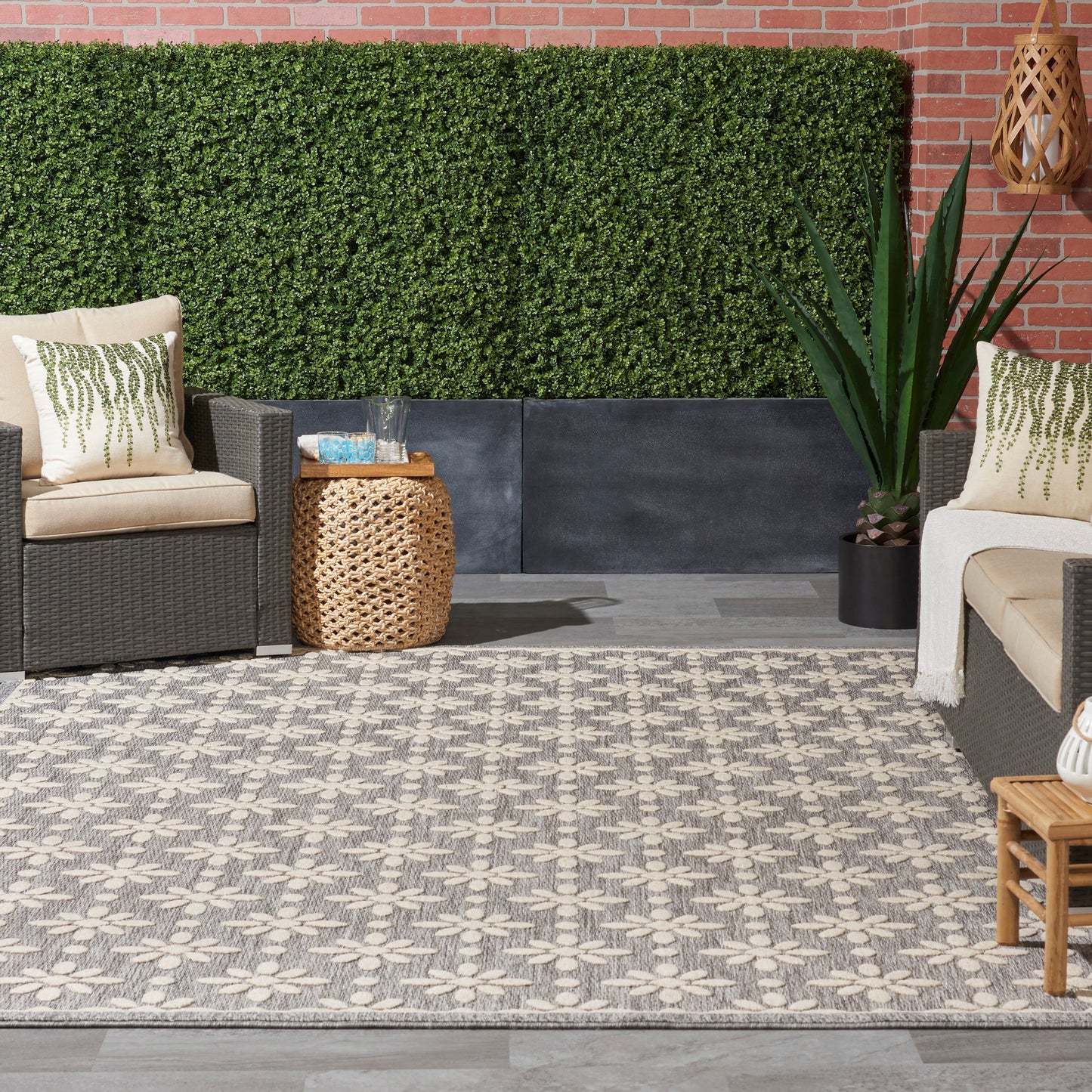 Tapis d'intérieur et d'extérieur géométrique moderne à motif floral et haut-bas Nourison Palamos