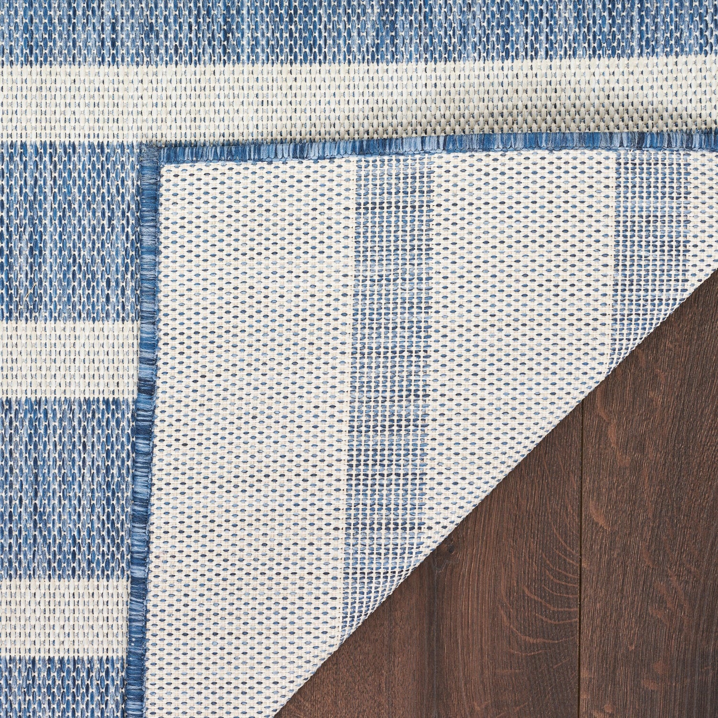 Tapis rayé intérieur/extérieur Nourison Selerno.