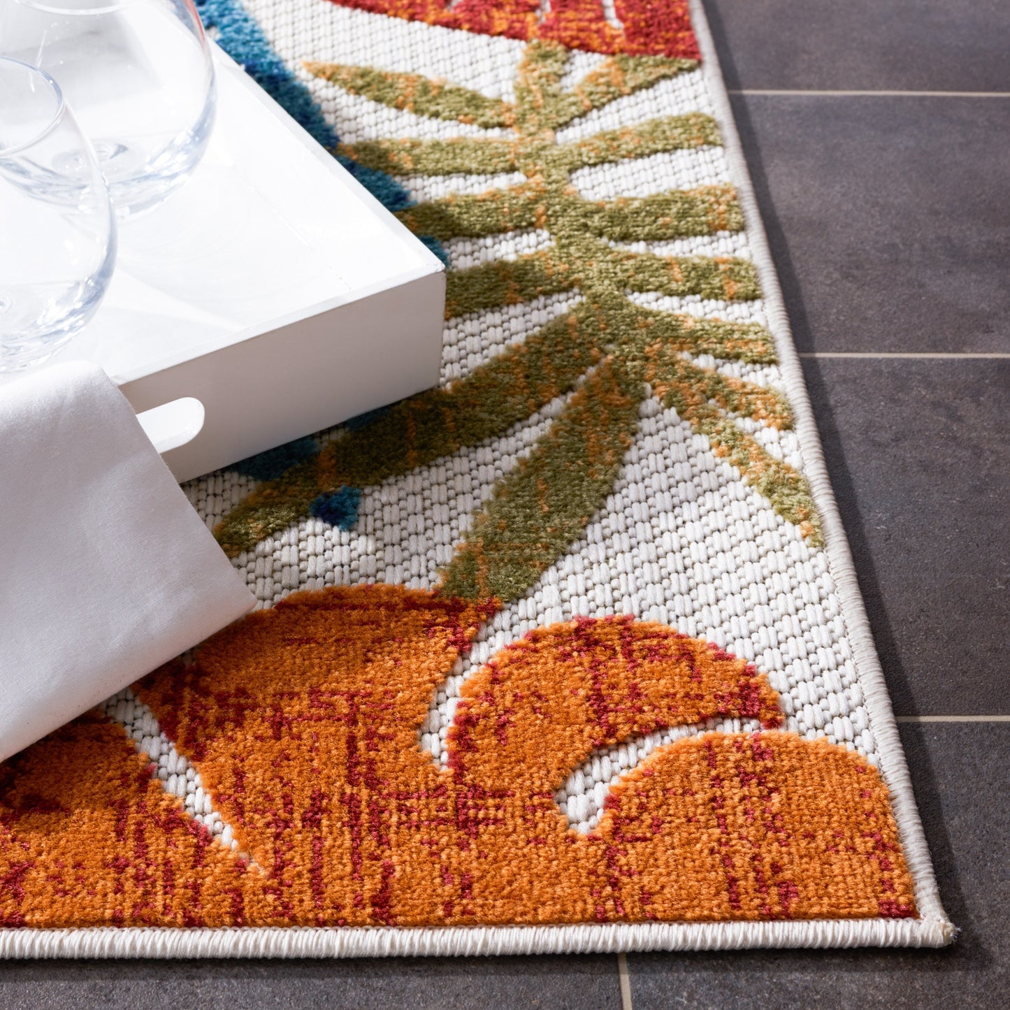Tapis de patio imperméable à motif floral pour intérieur/extérieur SAFAVIEH Cabana Arik