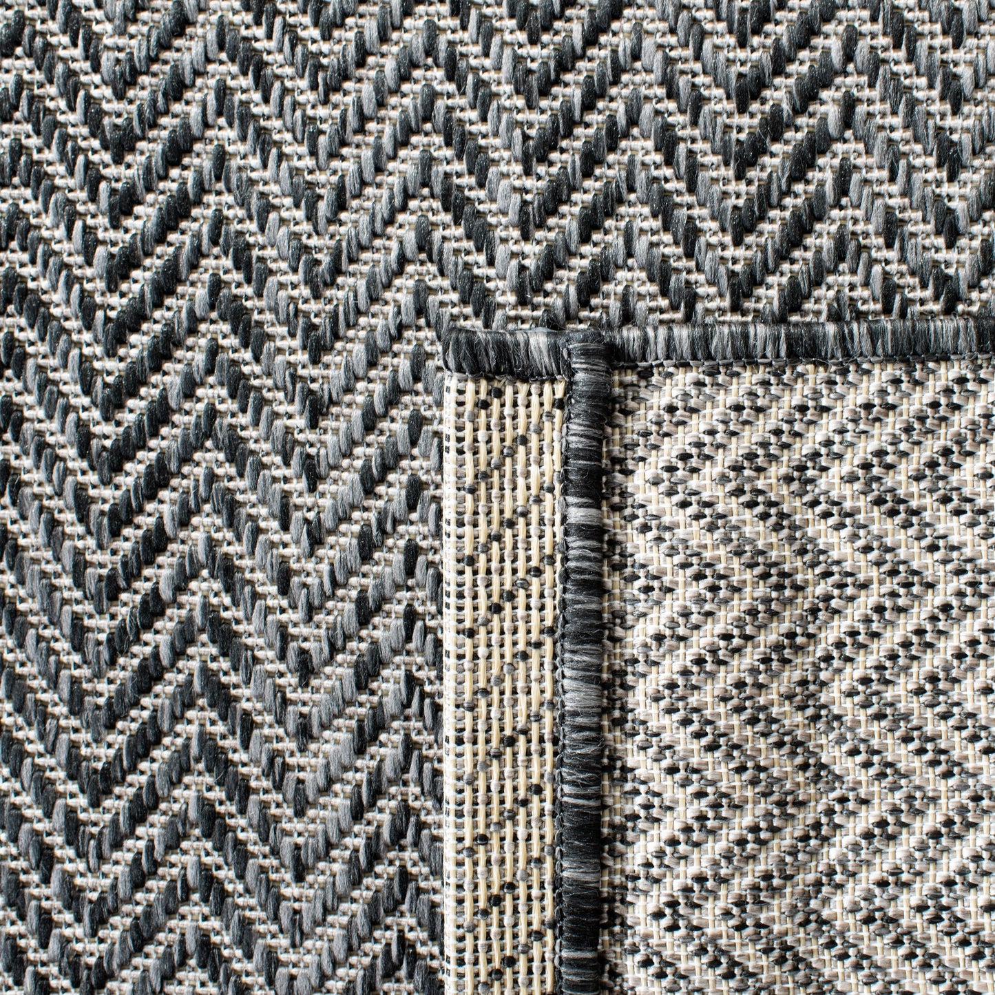 Tapis de jardin imperméable pour intérieur/extérieur SAFAVIEH Courtyard Ilmur
