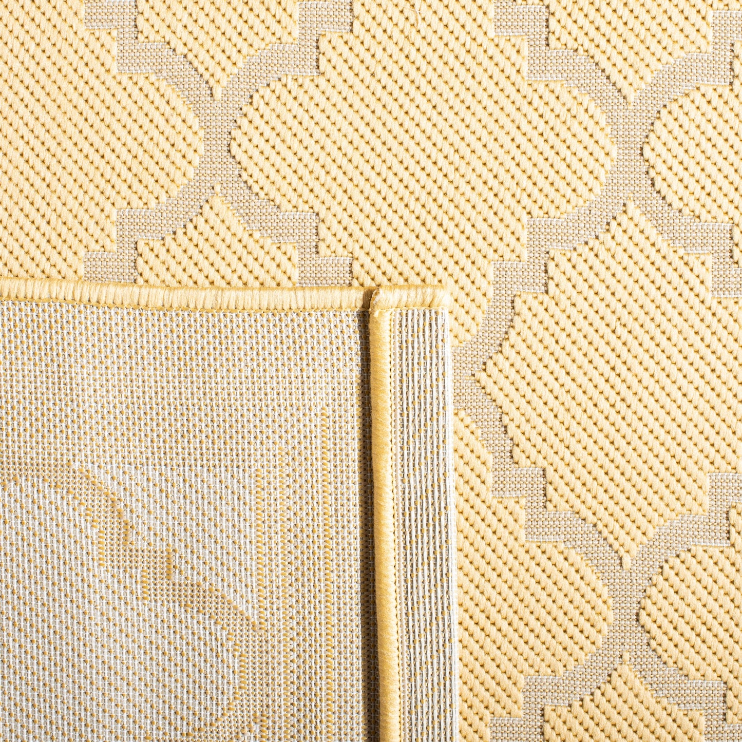 Tapis de jardin imperméable d'intérieur/extérieur SAFAVIEH Courtyard Kristelle