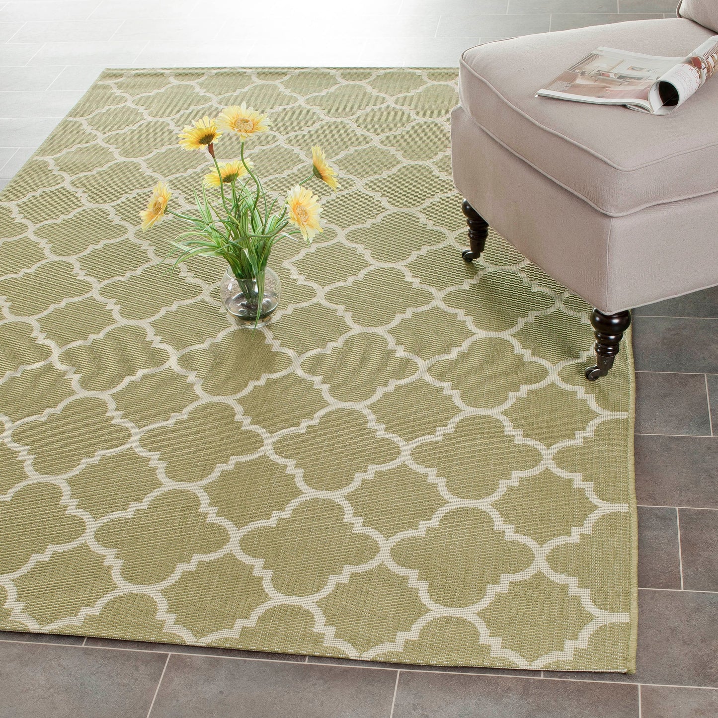 Tapis de jardin imperméable d'intérieur/extérieur SAFAVIEH Courtyard Kristelle