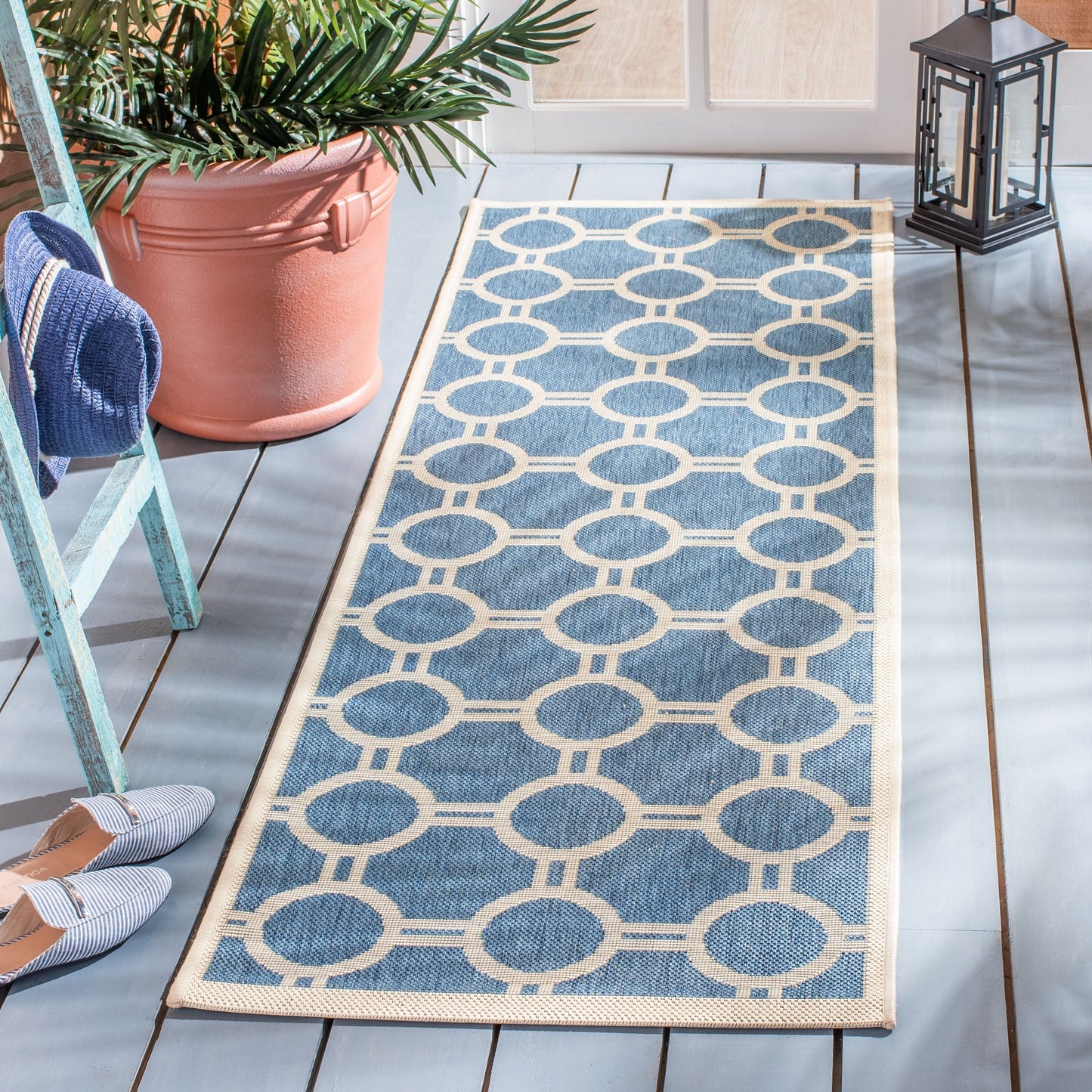 Tapis de jardin imperméable d'intérieur/extérieur SAFAVIEH Courtyard Nira