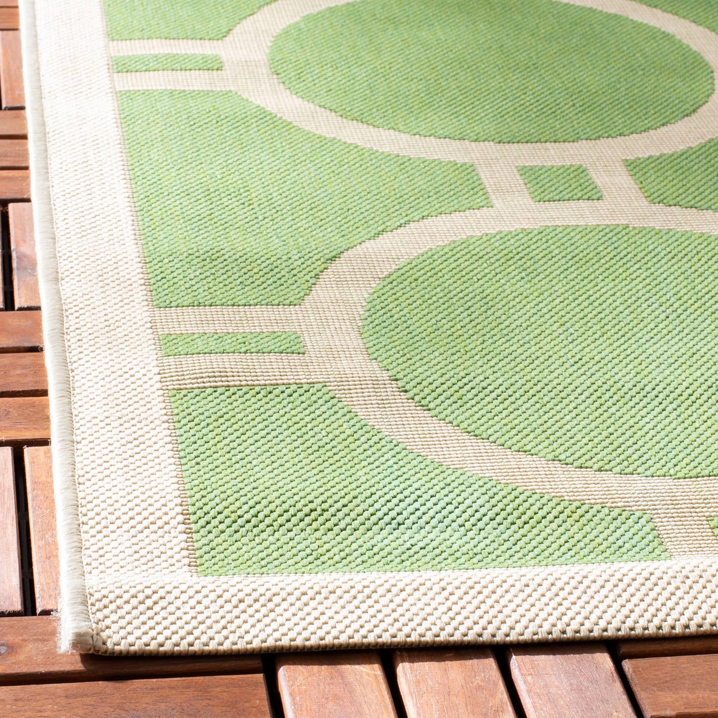 Tapis de jardin imperméable d'intérieur/extérieur SAFAVIEH Courtyard Nira