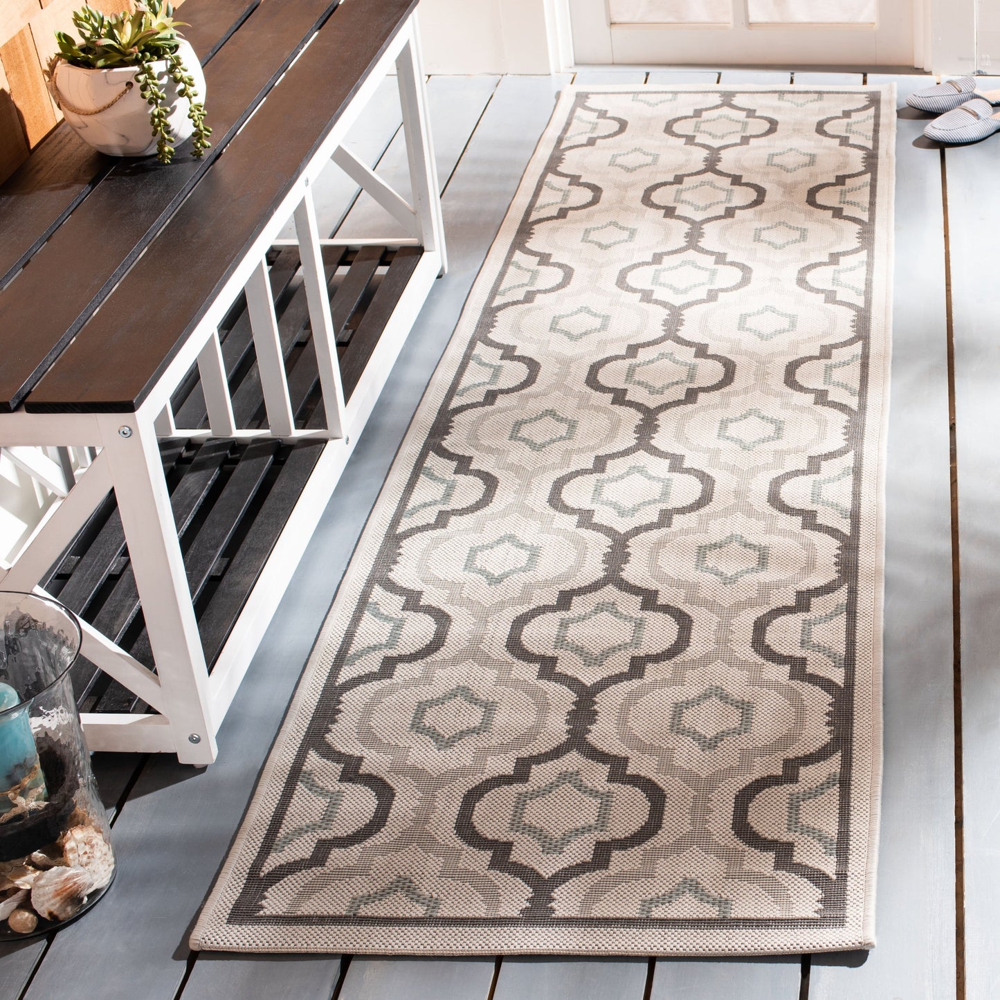 Tapis de jardin imperméable pour intérieur/extérieur SAFAVIEH Courtyard Oyvor