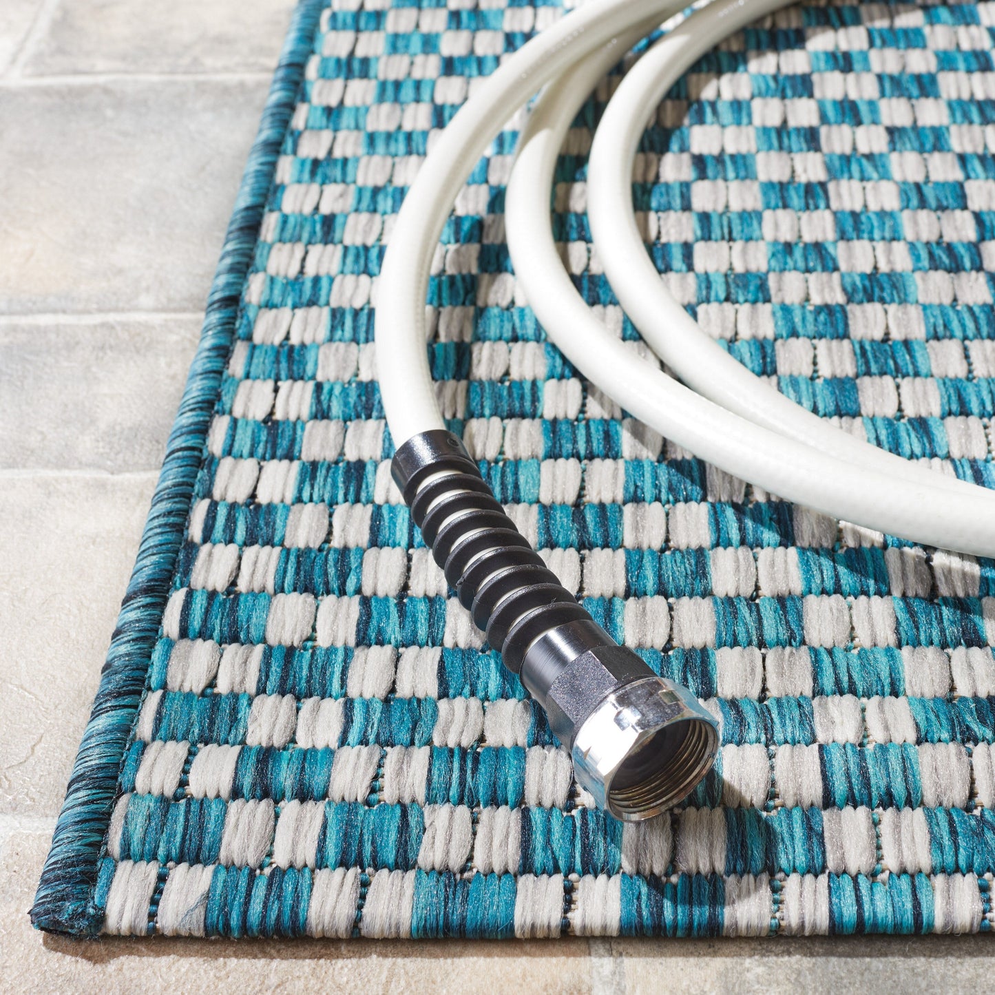Tapis de jardin imperméable pour intérieur/extérieur SAFAVIEH Courtyard Ragini