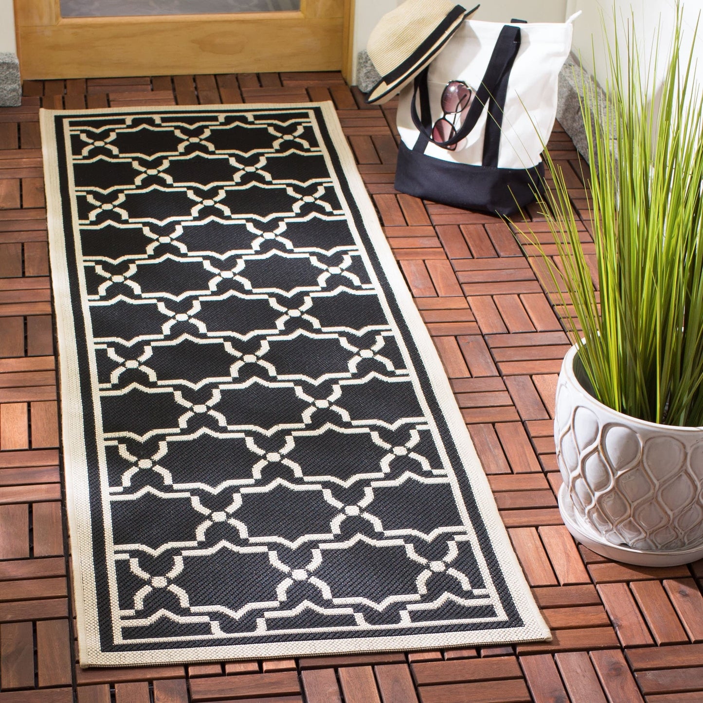 Tapis de jardin imperméable d'intérieur/extérieur SAFAVIEH Courtyard Thomasina