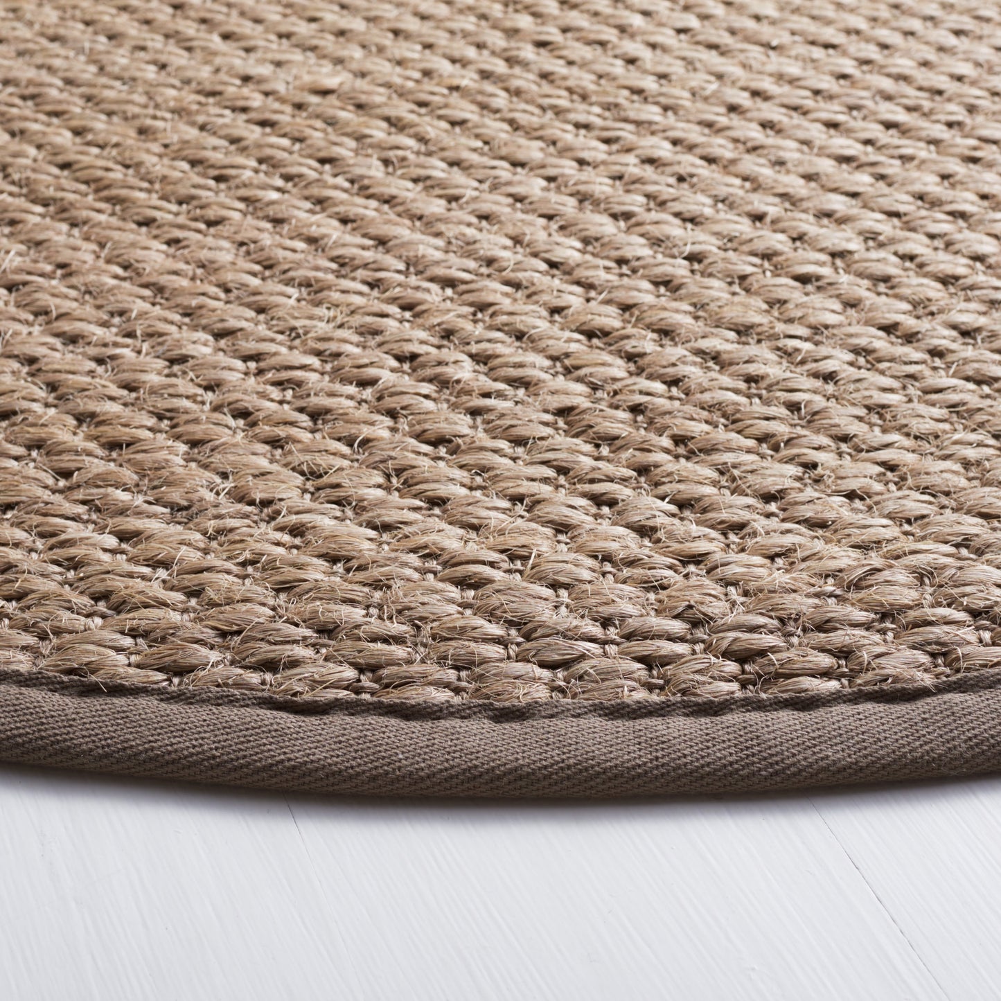 Tapis en sisal Relina en fibre naturelle fait main SAFAVIEH