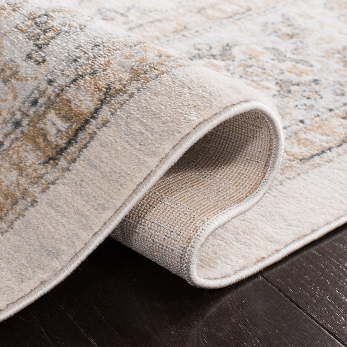 Tapis oriental traditionnel SAFAVIEH Isabella Roxann
