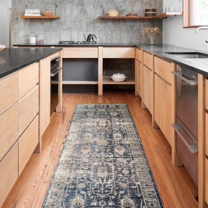 Tapis traditionnel en ferronnerie ornementale Josefina d'Alexander Home