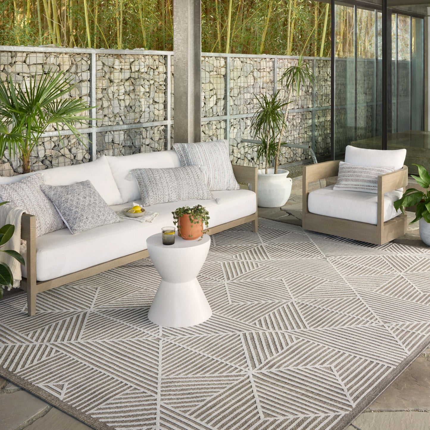 Tapis d'intérieur/extérieur moderne géométrique Alexander Home Renee