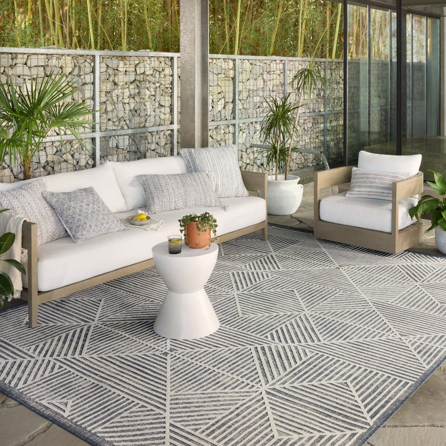 Tapis d'intérieur/extérieur moderne géométrique Alexander Home Renee