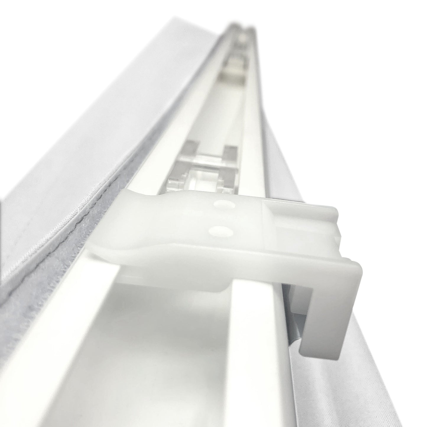 Stores romains en tissu blanc occultant et relevable sans fil Arlo