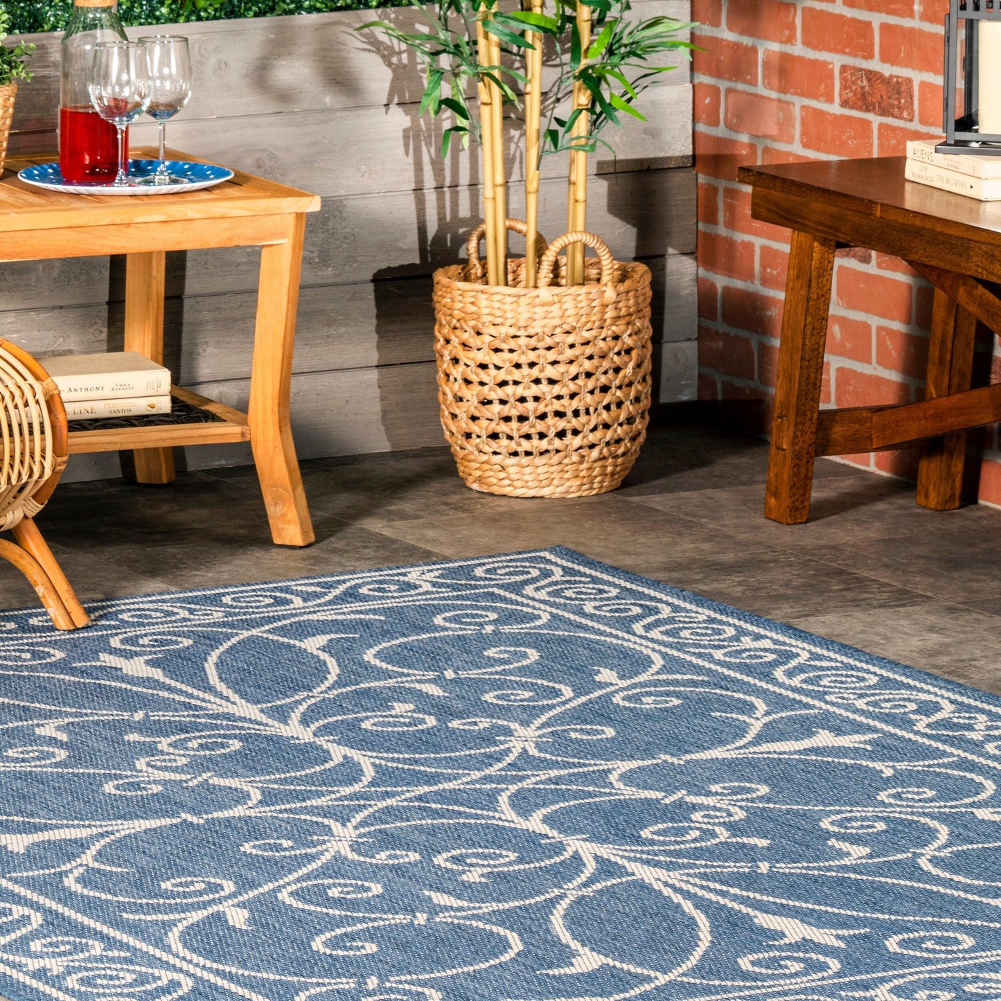 Tapis traditionnel d'intérieur/extérieur Nuloom Kathleen