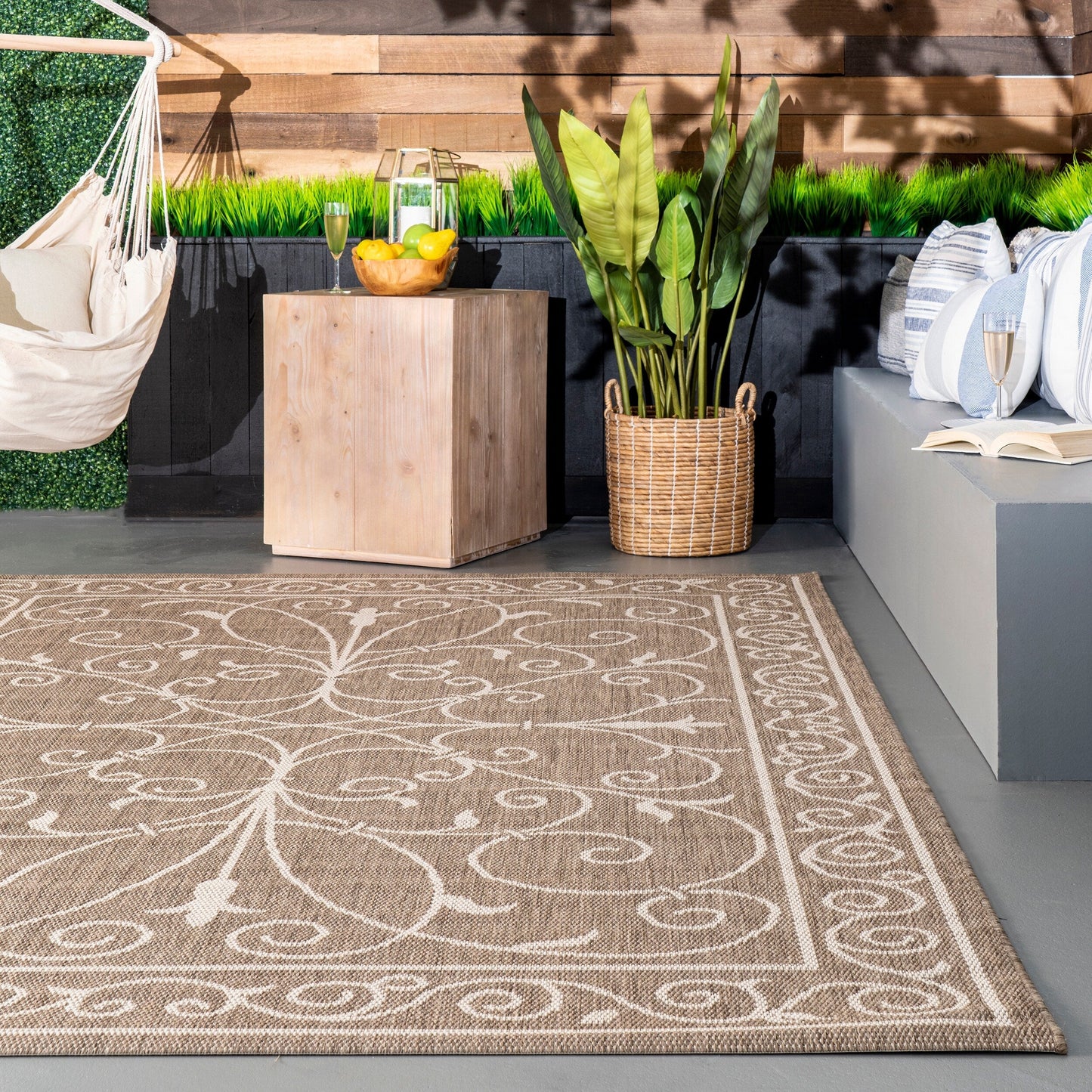 Tapis traditionnel d'intérieur/extérieur Nuloom Kathleen