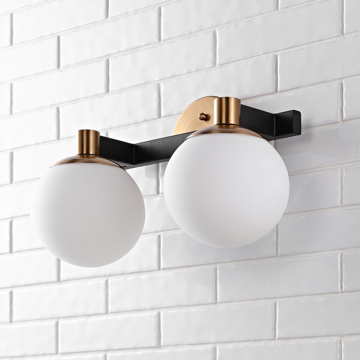 Cecil Globe Meuble-lavabo moderne contemporain à LED en métal et verre dépoli, par JONATHAN Y