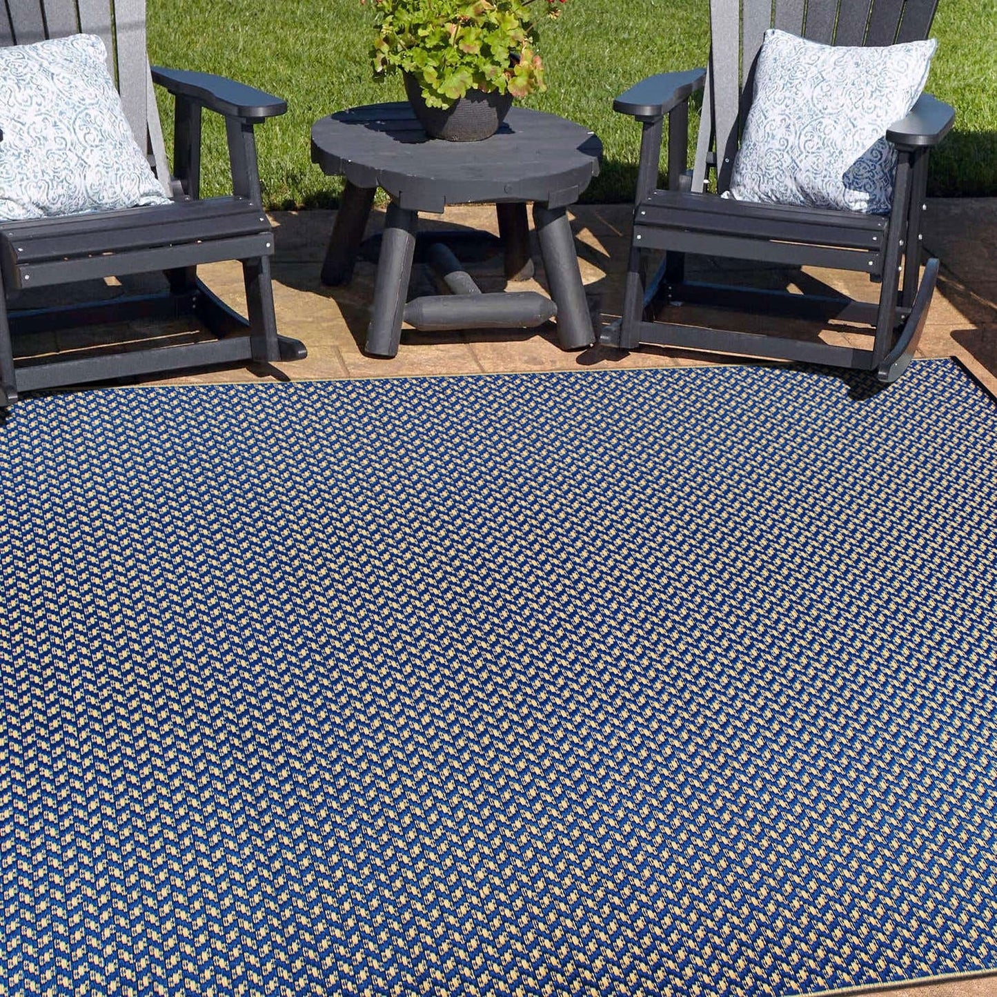 Tapis d'extérieur réversibles en plastique solide et contemporain