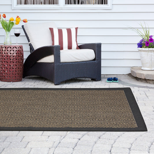 Tapis d'intérieur/extérieur texturé à chevrons naturel/noir Madison Park Hurley