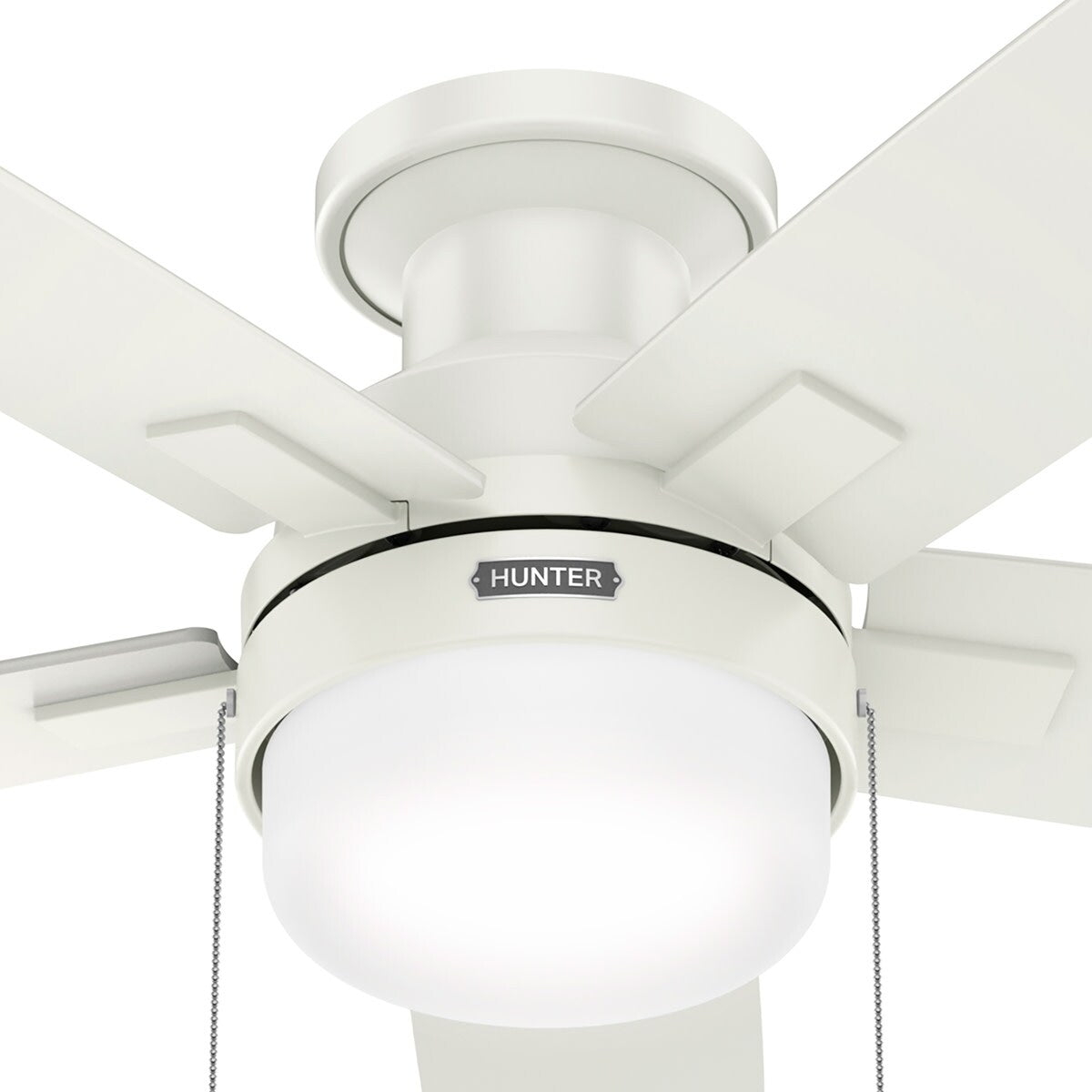 Ventilateur de plafond à profil bas Hunter 52 Anisten avec éclairage LED et chaînette - Moderne, contemporain, transitionnel