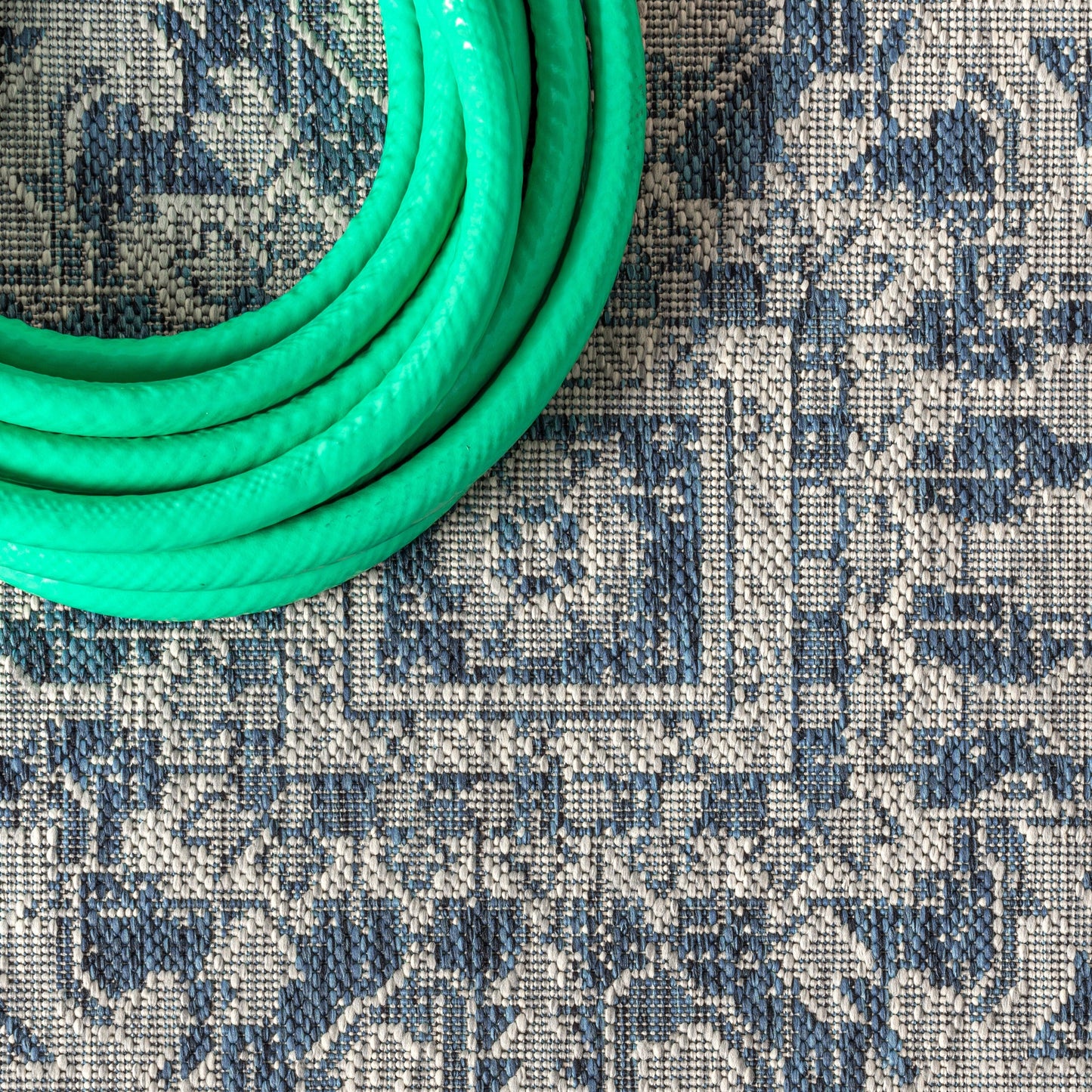 Tapis d'intérieur/extérieur JONATHAN Y Charleston Medallion