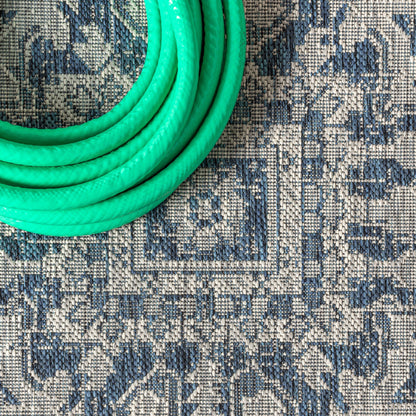 Tapis d'intérieur/extérieur JONATHAN Y Charleston Medallion