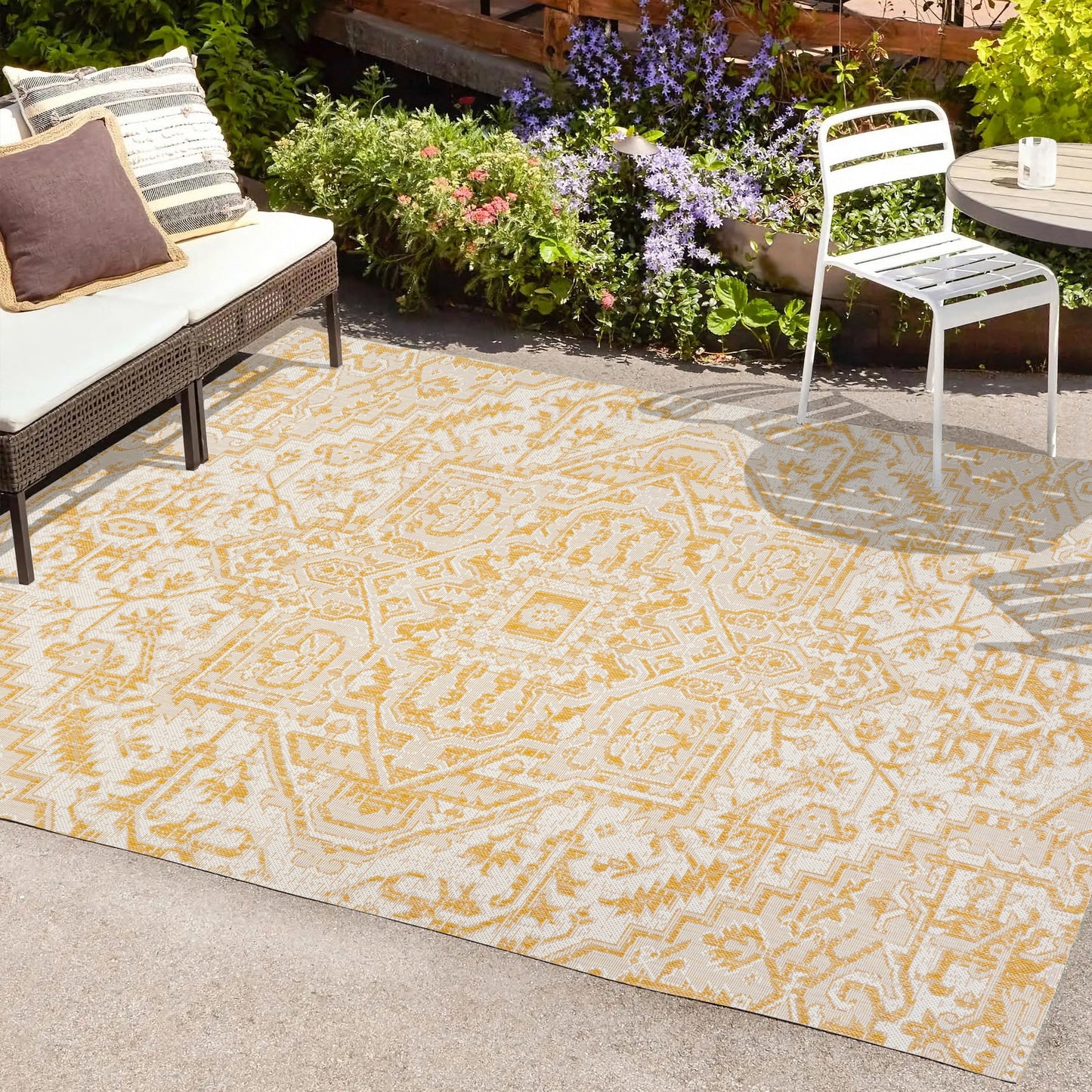 Tapis d'intérieur/extérieur JONATHAN Y Charleston Medallion