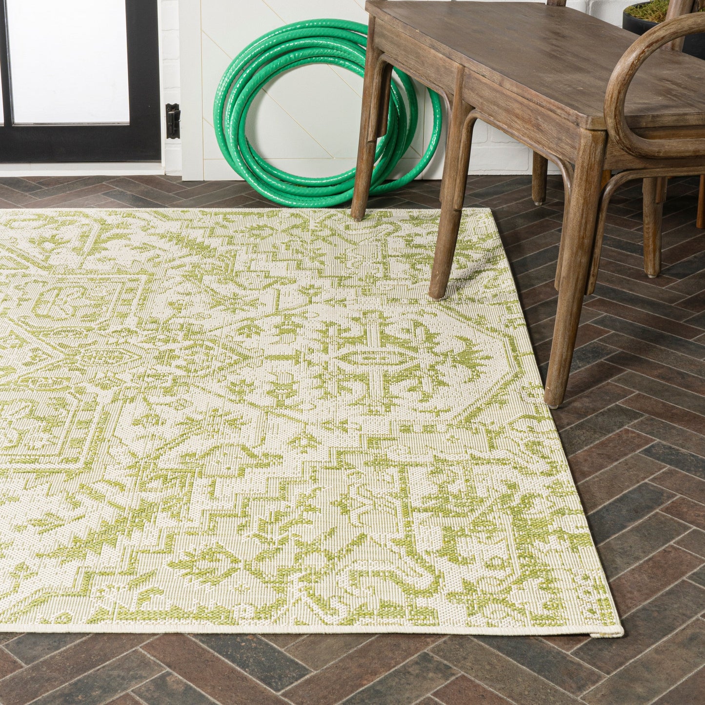 Tapis d'intérieur/extérieur JONATHAN Y Charleston Medallion