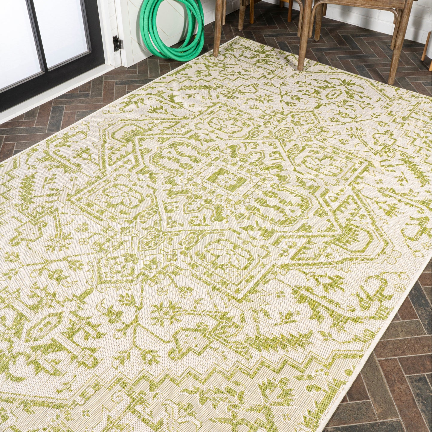 Tapis d'intérieur/extérieur JONATHAN Y Charleston Medallion