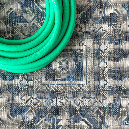 Tapis d'intérieur/extérieur JONATHAN Y Charleston Medallion