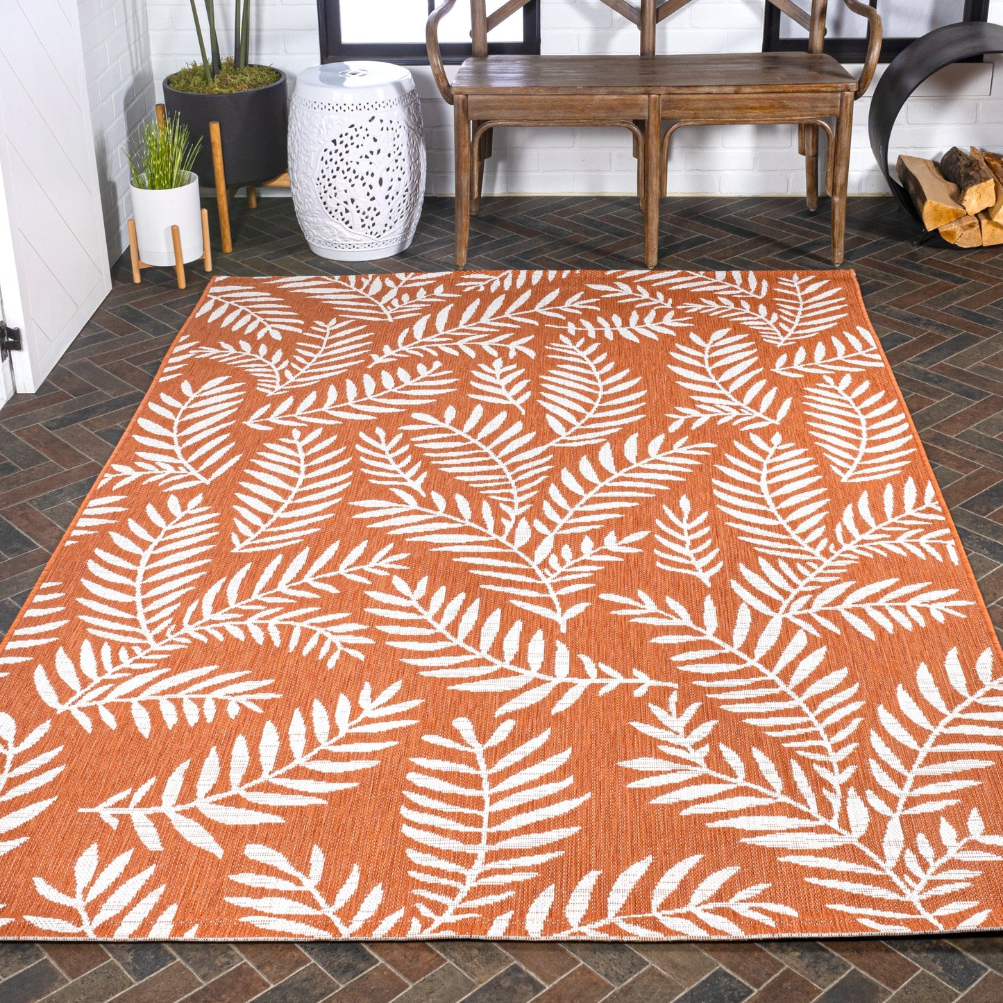 JONATHAN Y Tapis intérieur/extérieur à fronde de palmier Galon