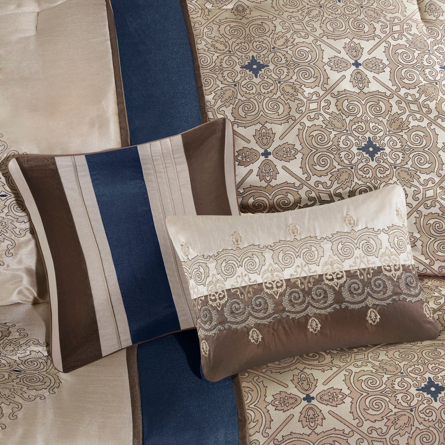 Madison Park Blaine Ensemble de couette jacquard 7 pièces avec coussins décoratifs
