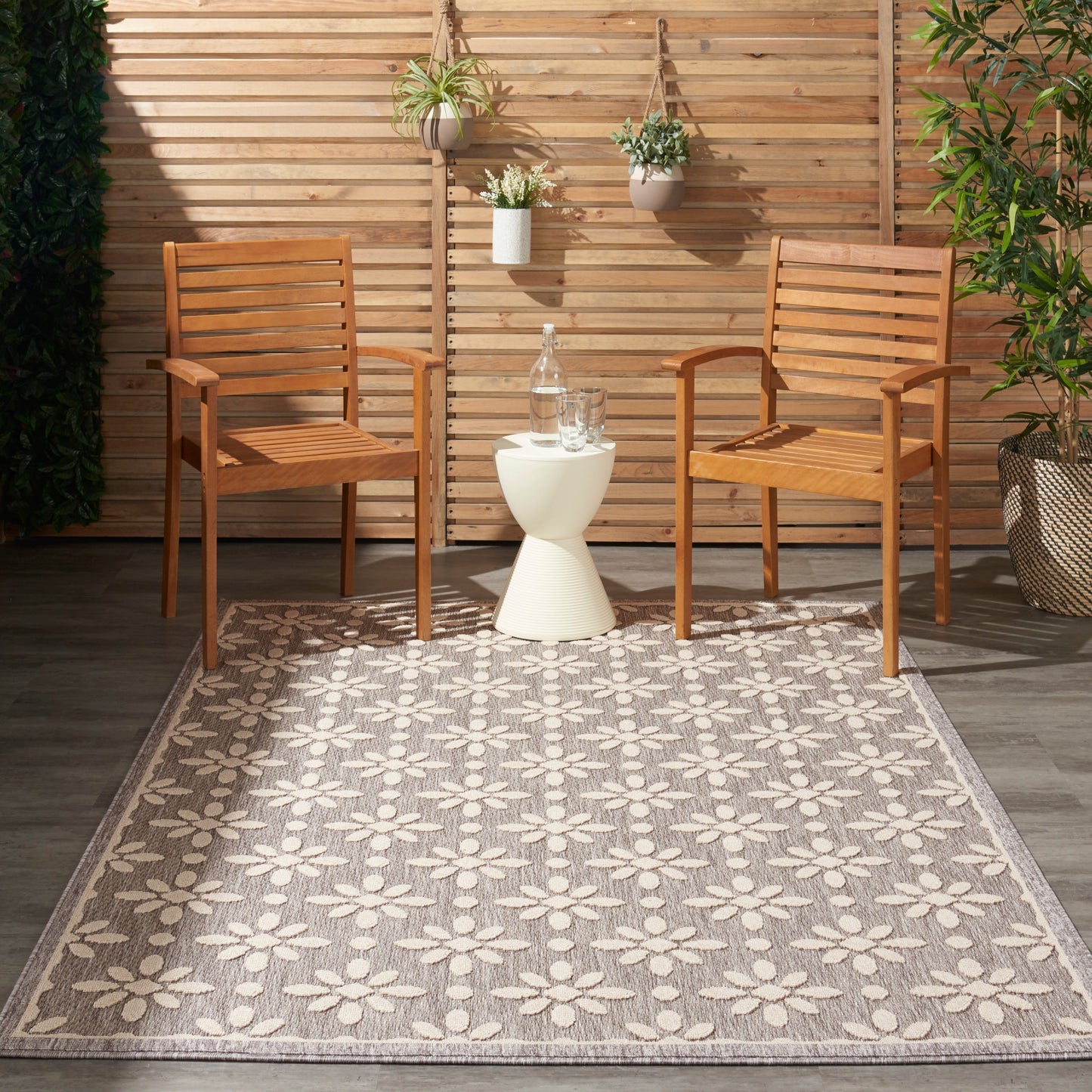 Tapis d'intérieur et d'extérieur géométrique moderne à motif floral et haut-bas Nourison Palamos