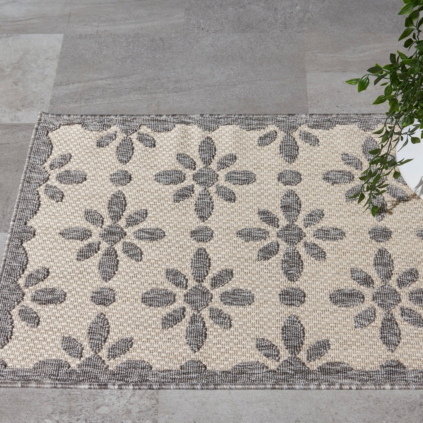 Tapis d'intérieur et d'extérieur géométrique moderne à motif floral et haut-bas Nourison Palamos