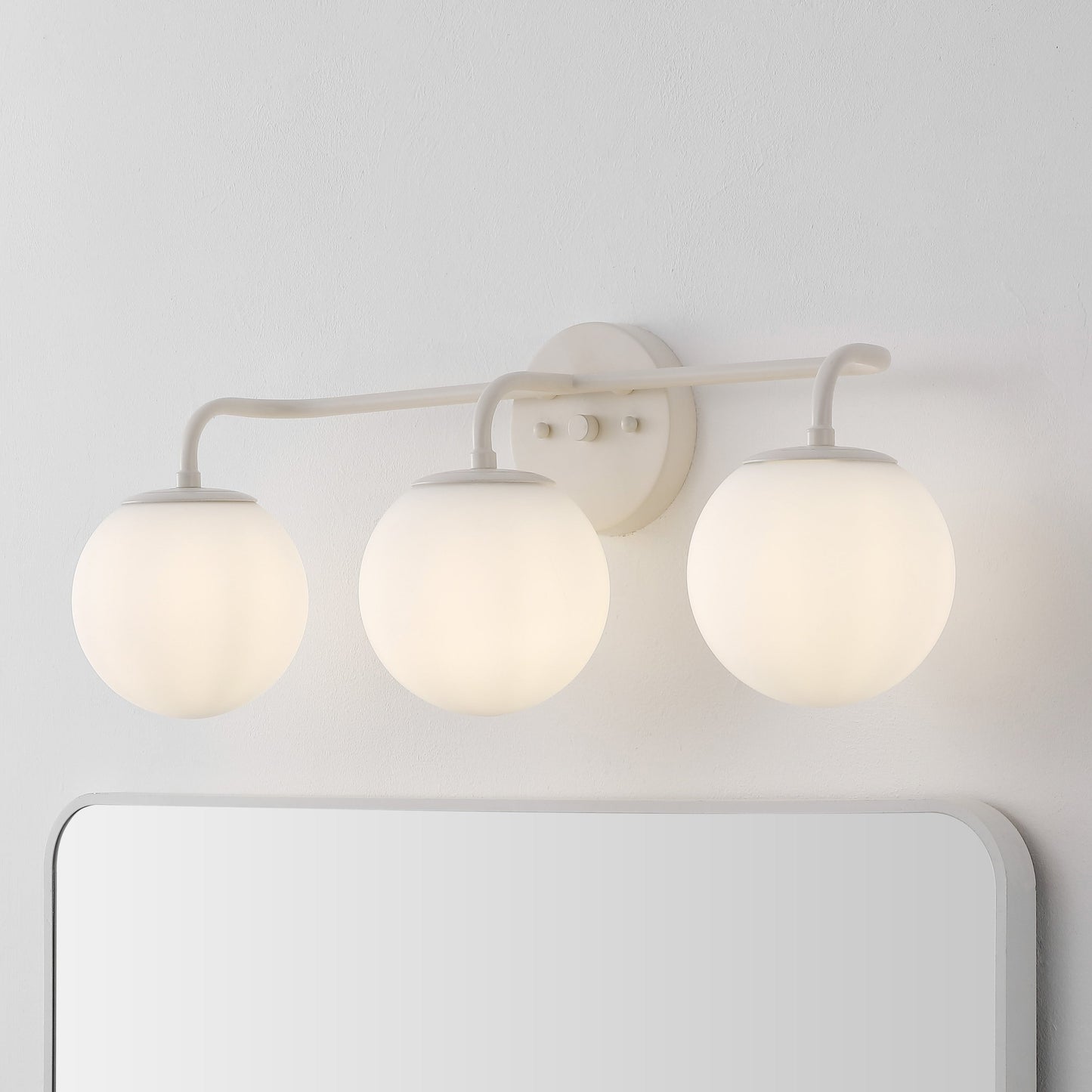 Luminaire de coiffeuse moderne à LED en métal et verre dépoli, par JONATHAN Y