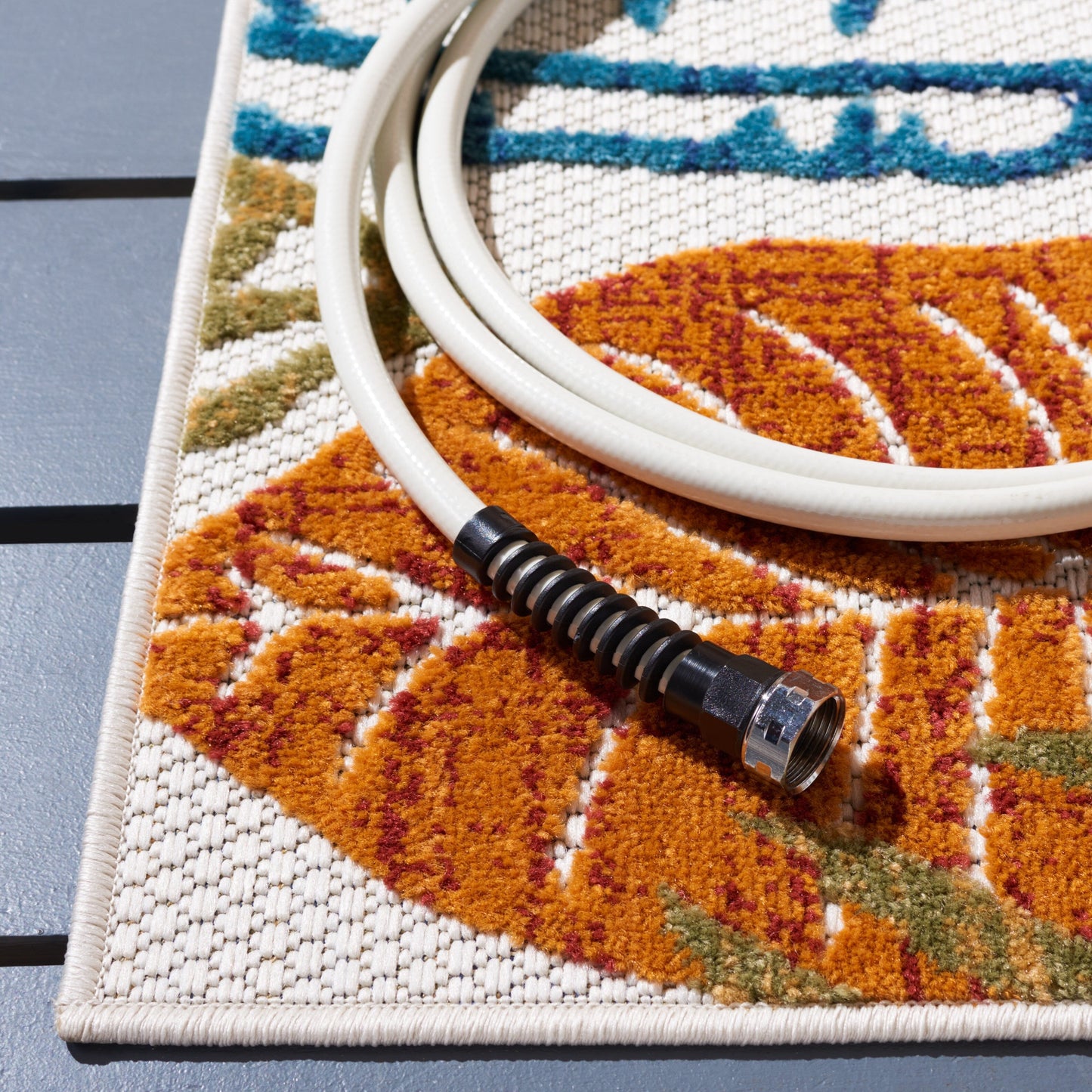 Tapis de patio imperméable à motif floral pour intérieur/extérieur SAFAVIEH Cabana Arik