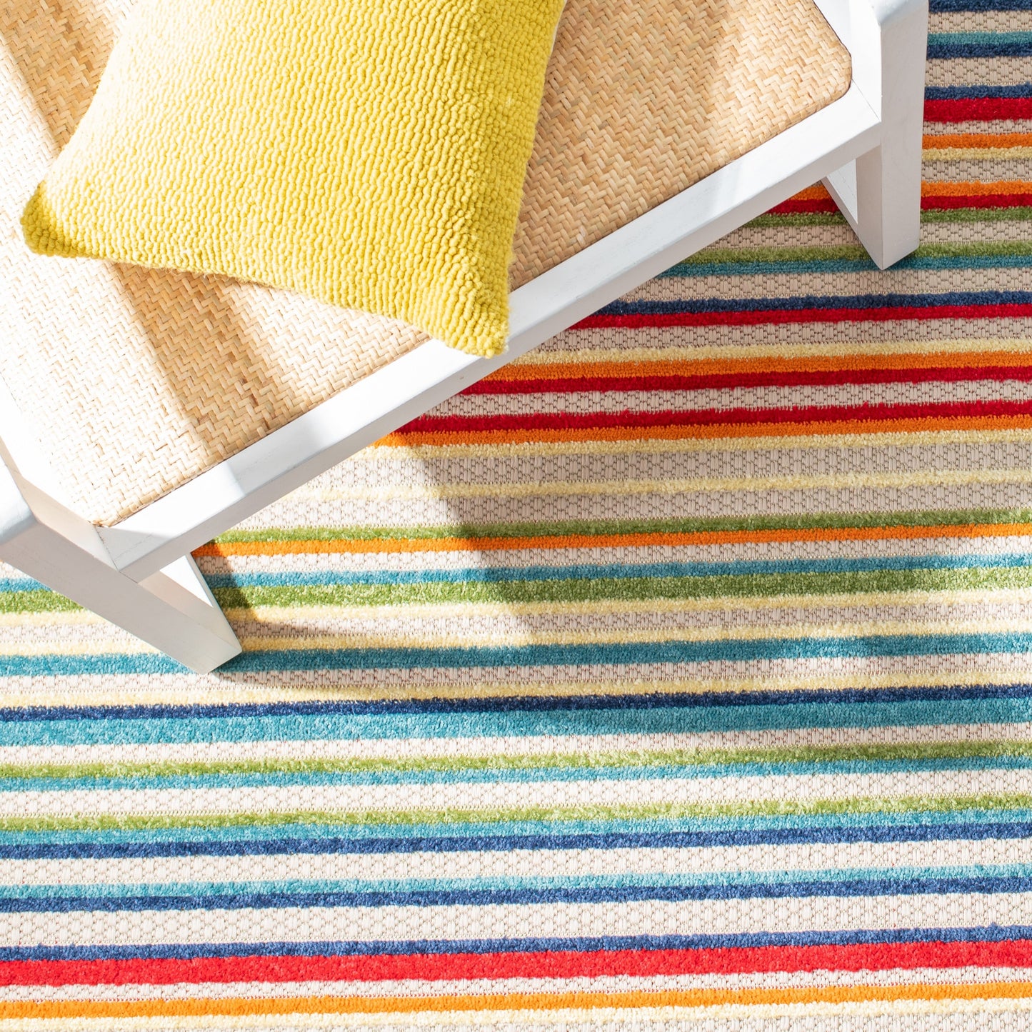 Tapis de patio imperméable à rayures pour intérieur/extérieur SAFAVIEH Cabana Gafia