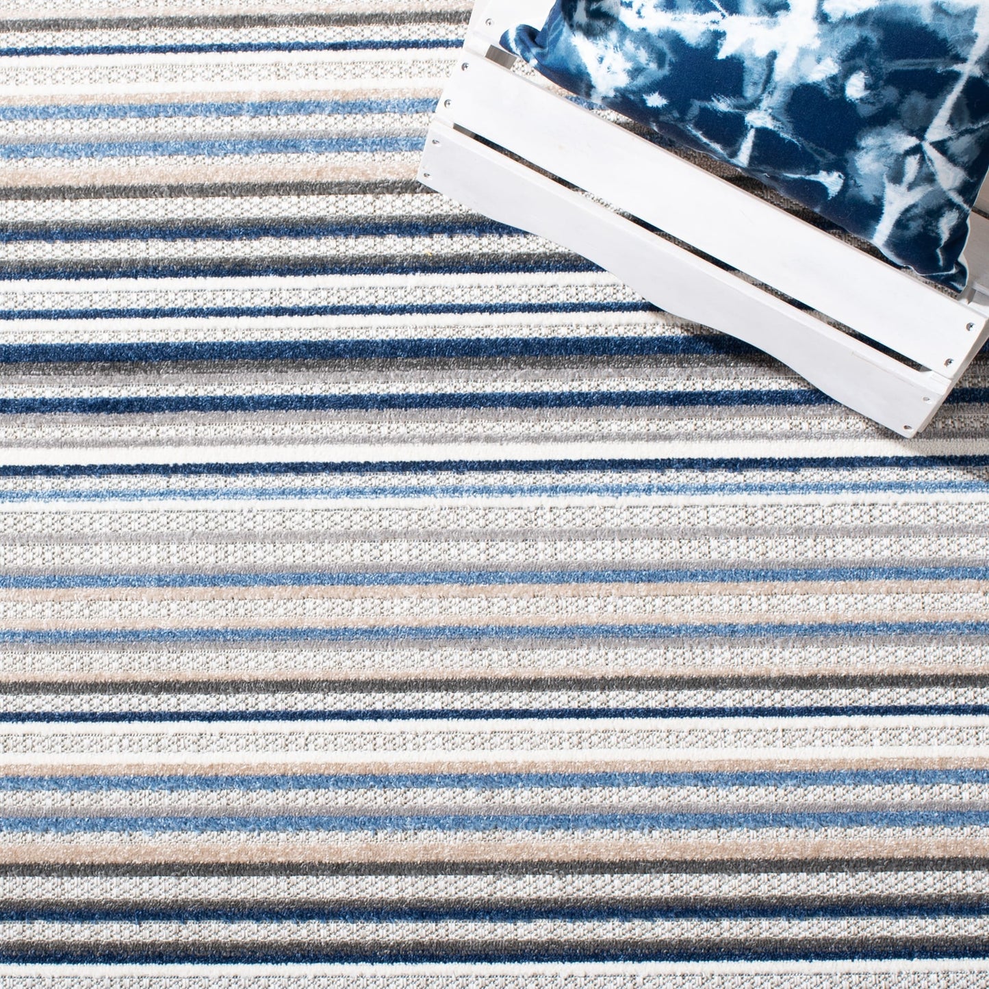 Tapis de patio imperméable à rayures pour intérieur/extérieur SAFAVIEH Cabana Gafia
