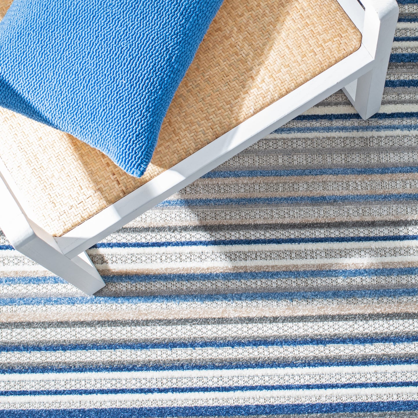 Tapis de patio imperméable à rayures pour intérieur/extérieur SAFAVIEH Cabana Gafia