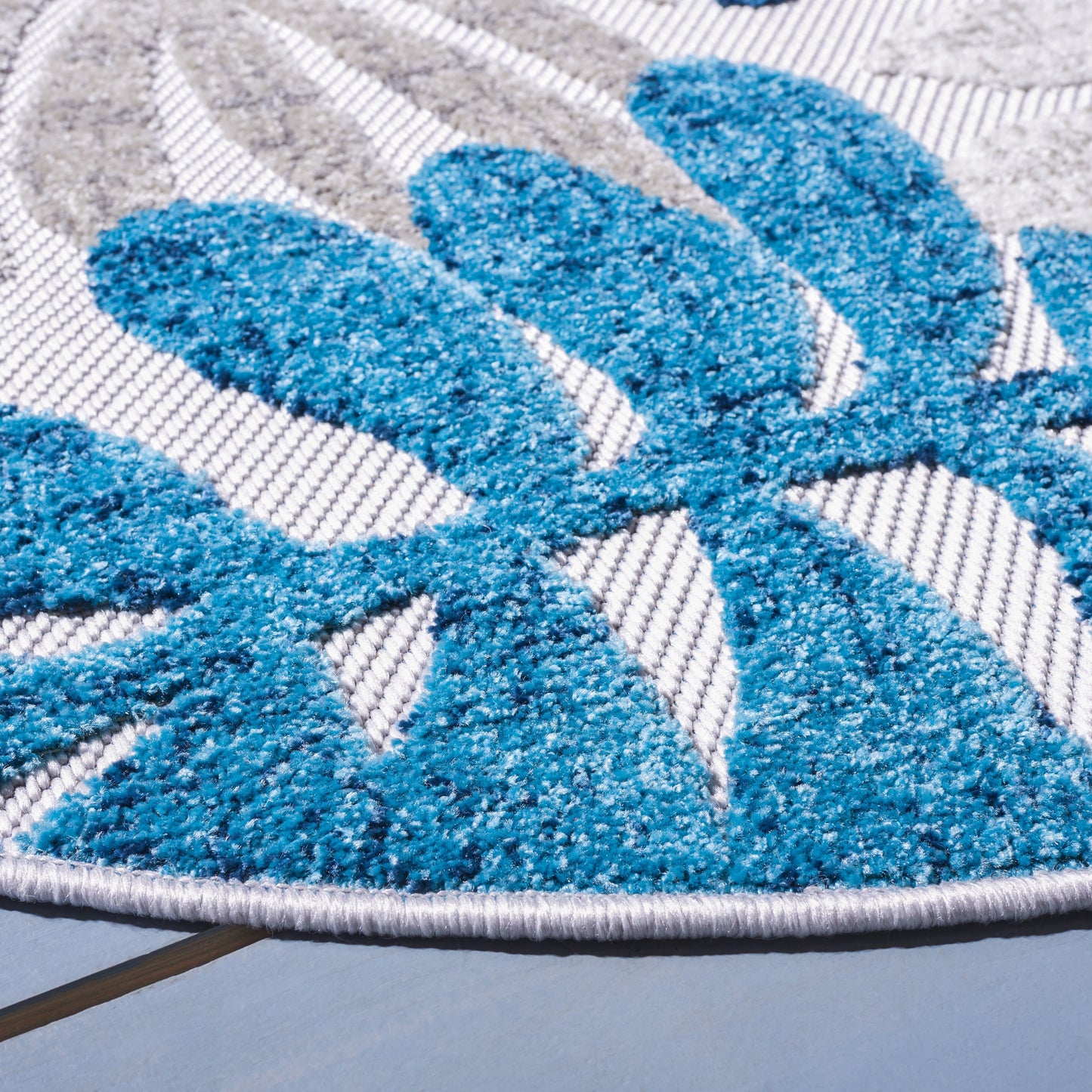 Tapis de patio imperméable à motif floral pour intérieur/extérieur SAFAVIEH Cabana Neera